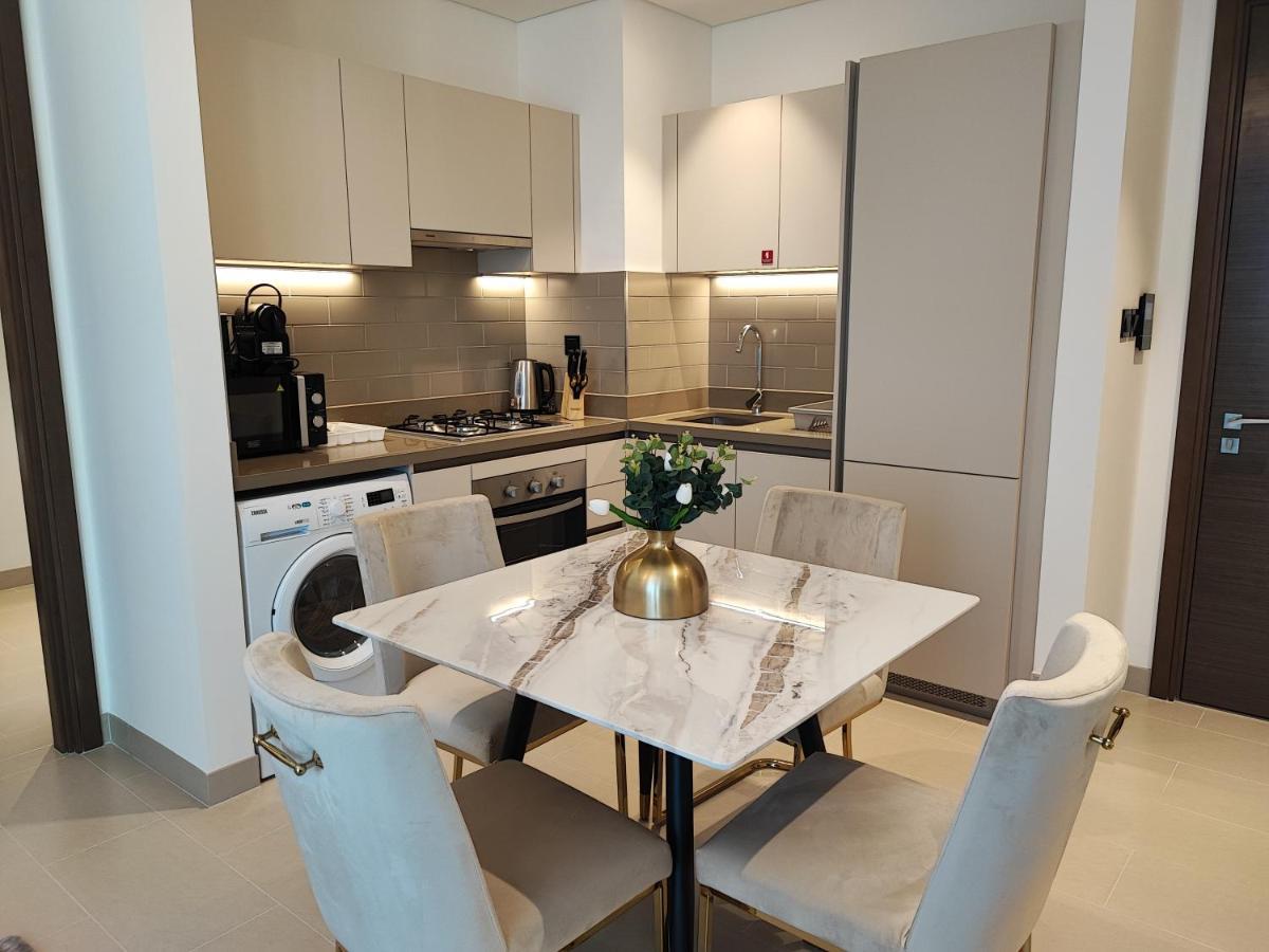 Beautiful 2 Bedroom Next To Business Bay - Sobha Creek Vista ドバイ エクステリア 写真