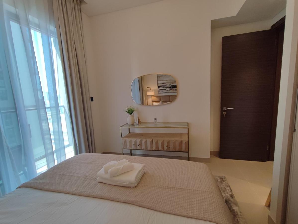 Beautiful 2 Bedroom Next To Business Bay - Sobha Creek Vista ドバイ エクステリア 写真