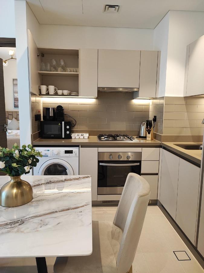Beautiful 2 Bedroom Next To Business Bay - Sobha Creek Vista ドバイ エクステリア 写真