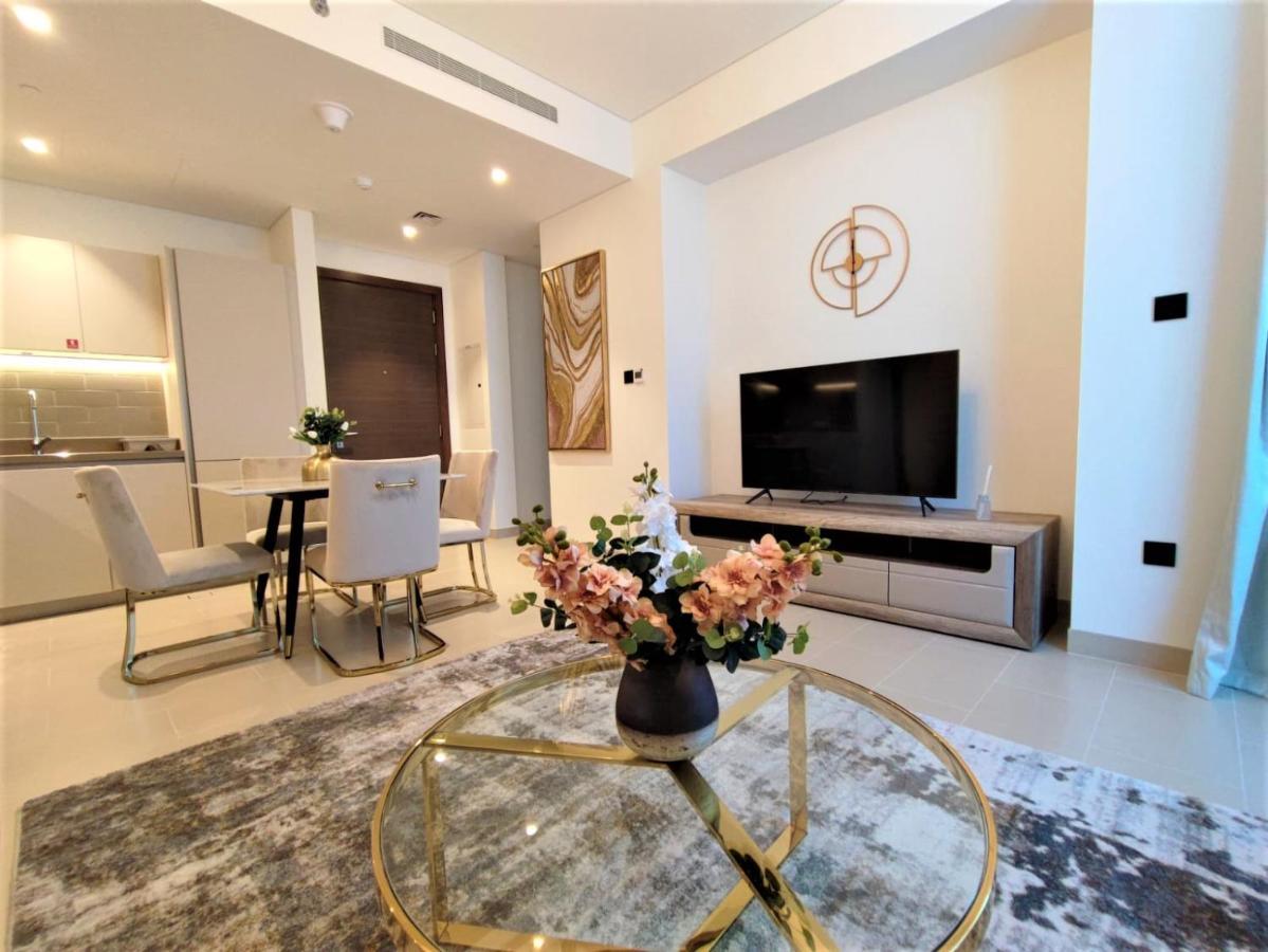Beautiful 2 Bedroom Next To Business Bay - Sobha Creek Vista ドバイ エクステリア 写真