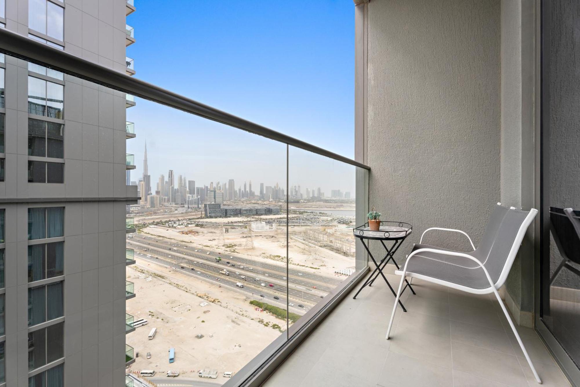 Beautiful 2 Bedroom Next To Business Bay - Sobha Creek Vista ドバイ エクステリア 写真
